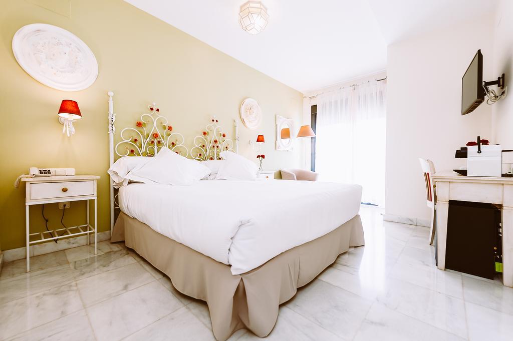 Basic Hotel Dona Manuela Севиля Екстериор снимка