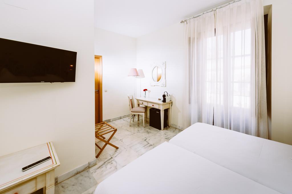 Basic Hotel Dona Manuela Севиля Екстериор снимка
