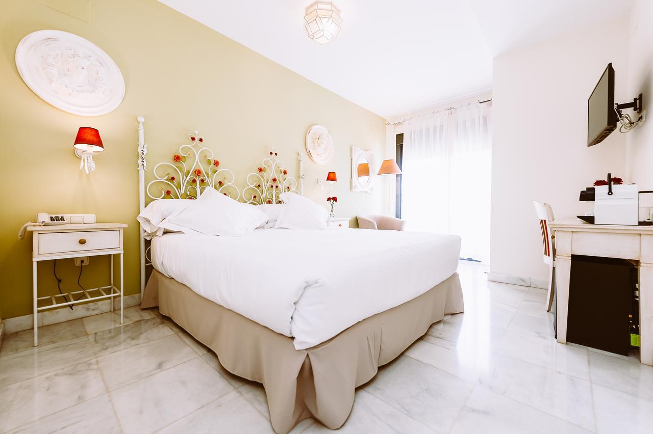 Basic Hotel Dona Manuela Севиля Екстериор снимка